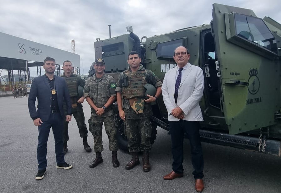 forças de segurança no porto