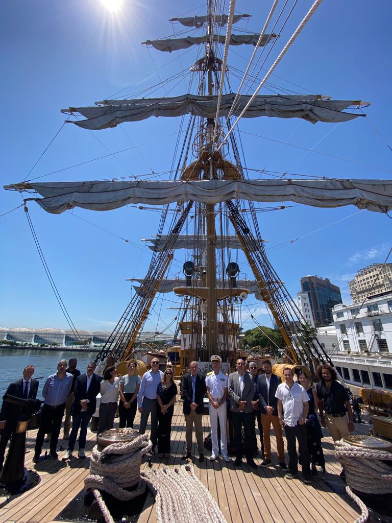 diretoria portosrio visitou o navio-escola italiano